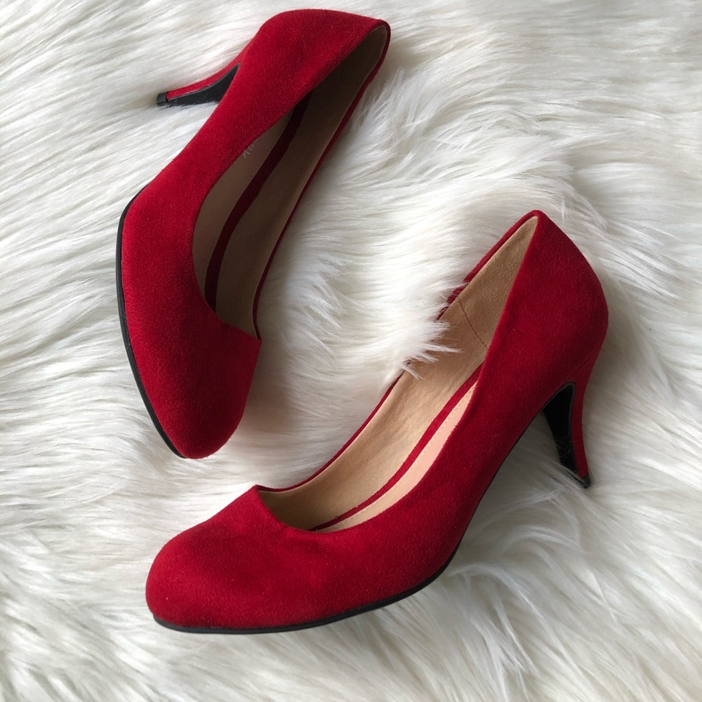 CL by Laundry suede closed toe red pump heels. - Picture 7 of 8